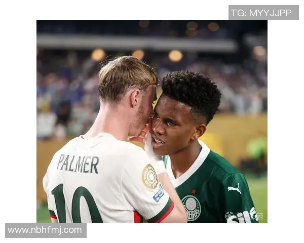 亚马逊记者赛后用英葡双语采访埃斯特旺，因超卓翻译才能走红